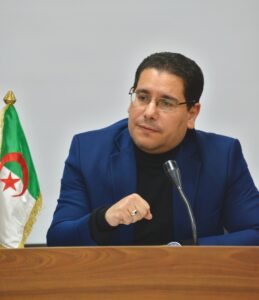 الأستاذ: د. آيت عودية محمد
